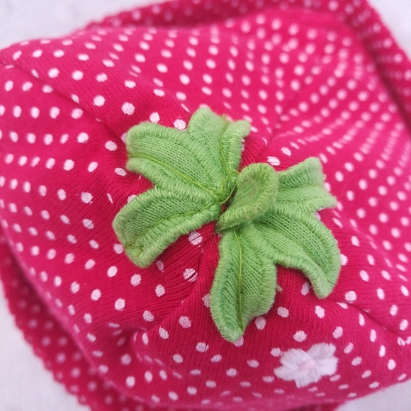 4/$20 Baby girl strawberry beanie hat 6 months - Picture 3 of 9